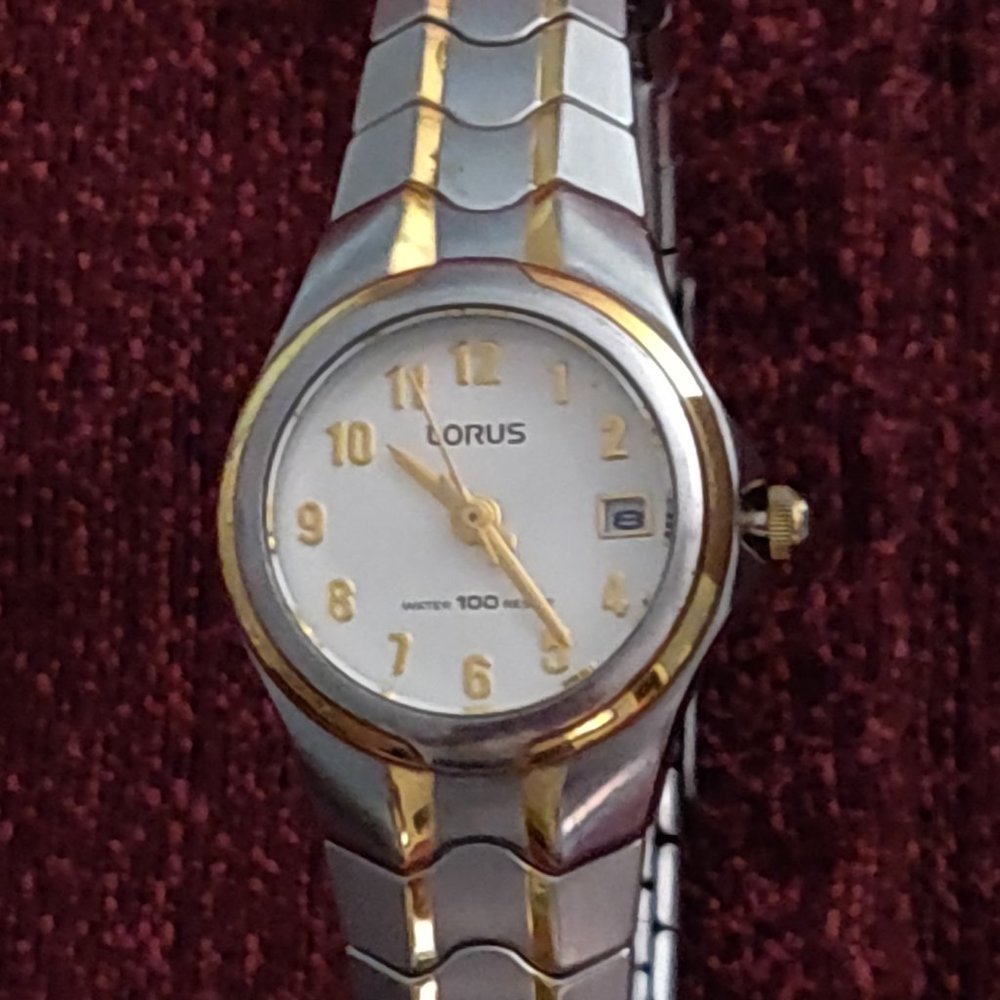 Amaze-Zing (B2) Sale!!: #125 Lorus Date Watch